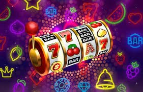 Danh mục sảnh game trên nền tảng vuaga hiển thị trên màn hình điện thoại
